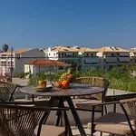 Pomaria Boutique Residences Apartmán