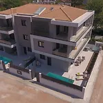 דירה Pomaria Boutique Residences
